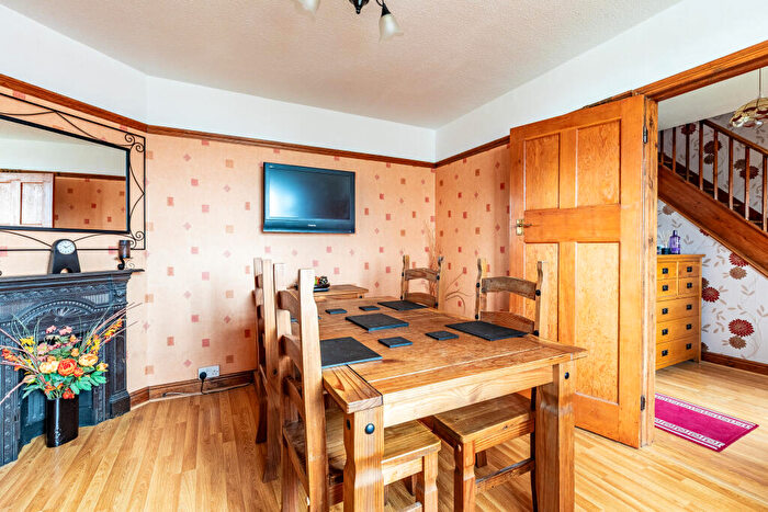 3 Bedroom Semi-Detached House For Sale In Portway, Sea Mills, Bristol, BS9 - Photo 8