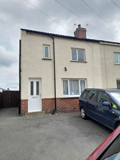 3 Bedroom Semi-Detached House To Rent In Owlcotes Terrace, Pudsey, Leeds, LS28