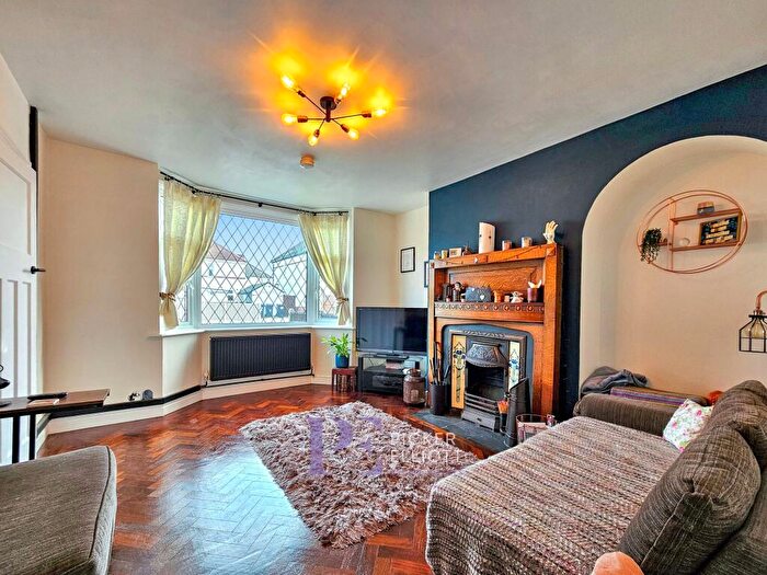 3 Bedroom Semi-Detached House For Sale In Sunnydale Road, Hinckley, LE10