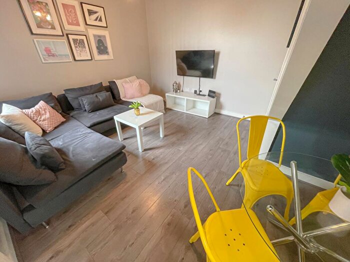 4 Bedroom Terraced House To Rent In Empress Road, L7