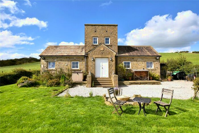 3 Bedroom Detached House For Sale In Green Lane, High Flatts, Huddersfield, West Yorkshire, HD8