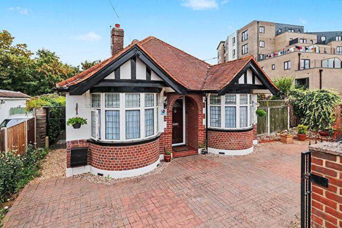 2 Bedroom Detached Bungalow For Sale In Iona Crescent, Cippenham, Berkshire, SL1