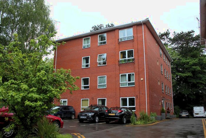 2 Bedroom Flat To Rent In Leckhampton Place, Cheltenham, GL53