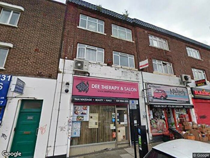 3 Bedroom Flat To Rent In Rayners Lane, Harrow, HA2