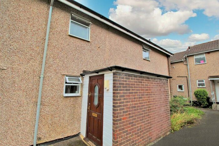 5 Bedroom Terraced House To Rent In Hudson Court, Guildford, GU2