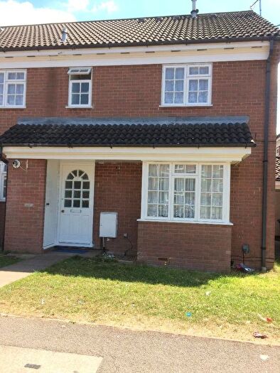 1 Bedroom Semi-Detached House To Rent In Dorrington Close, Luton, LU3