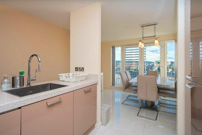 2 Bedroom Flat To Rent In Kimmerghame Place, Fettes, Edinburgh, EH4