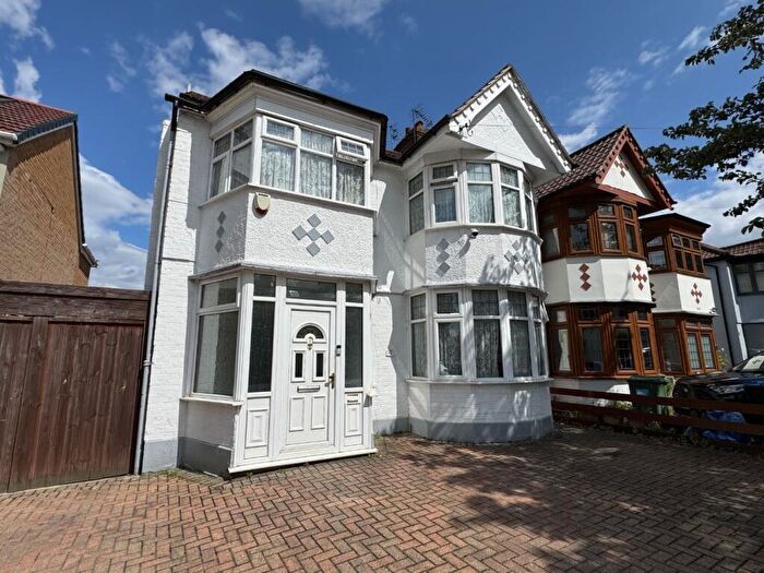 5 Bedroom Semi-Detached House To Rent In Park Avenue North, NW10