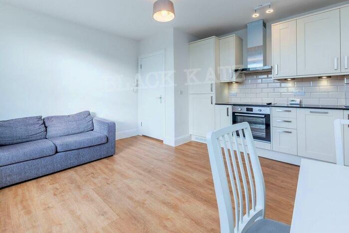 2 Bedroom Flat To Rent In Stroud Green Road, N4