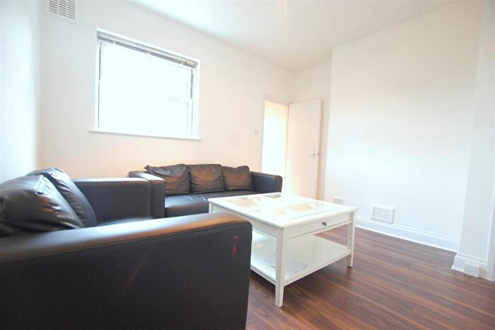 3 Bedroom Apartment To Rent In Grange Road, Willesden, NW10
