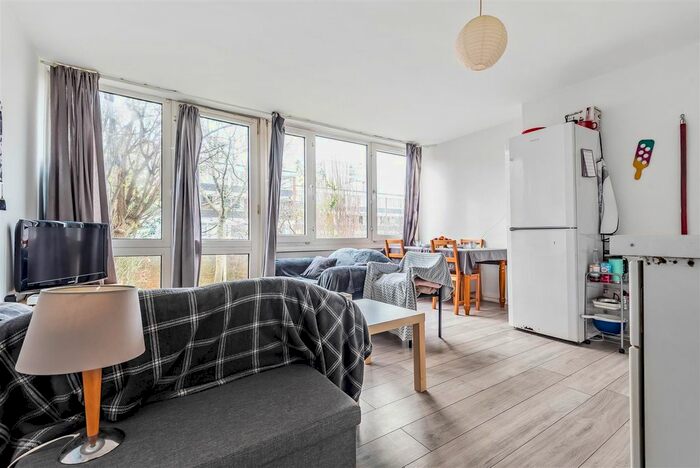 4 Bedroom Flat To Rent In Sherfield Gardens, London, SW15