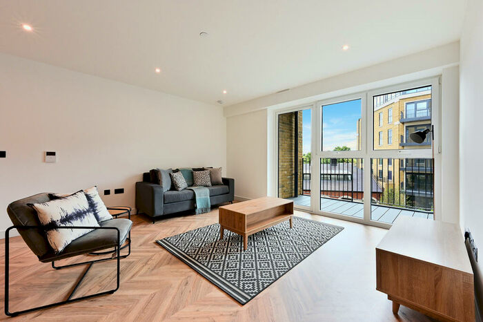 2 Bedroom Flat To Rent In Royal Exchange, Heritage Walk, Kingston Upon Thames, Surrey, KT1