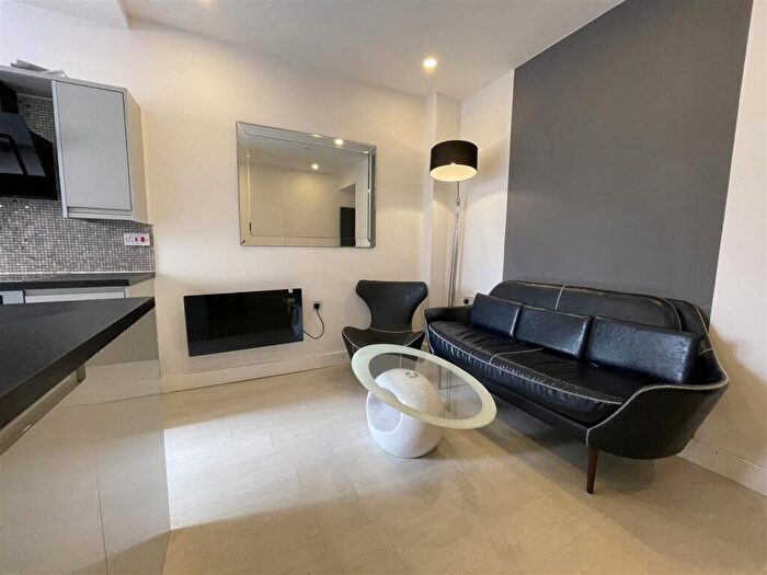 1 Bedroom Apartment To Rent In Richmond Parc, Richmond Road, Cardiff, CF24