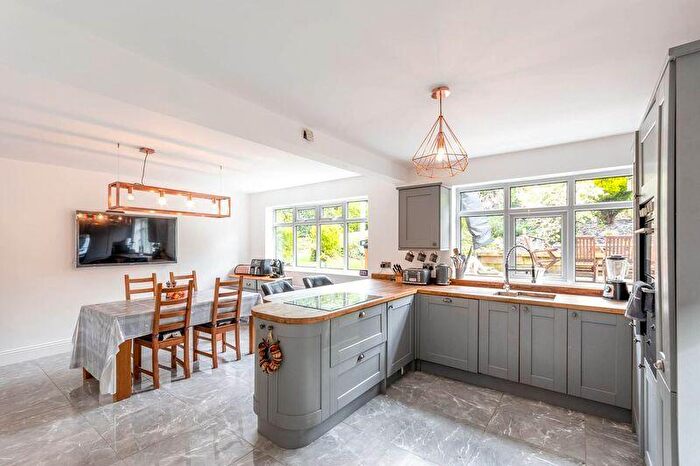 4 Bedroom Detached House For Sale In Low Street, East Markham, Newark, NG22