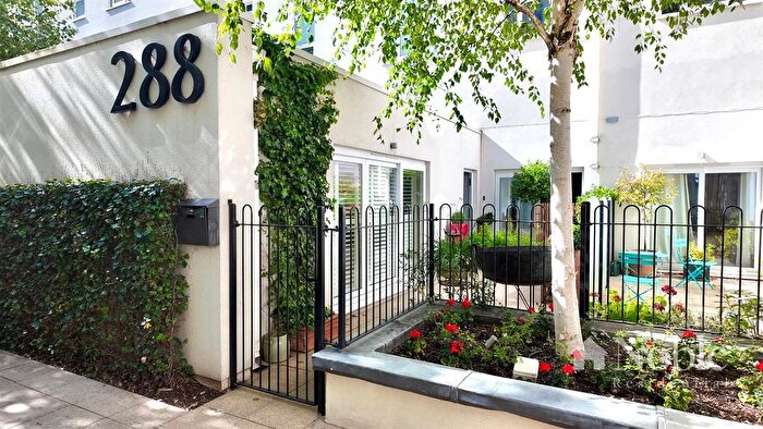 2 Bedroom Flat To Rent In Bromyard House, Bromyard Avenue, Acton, W3