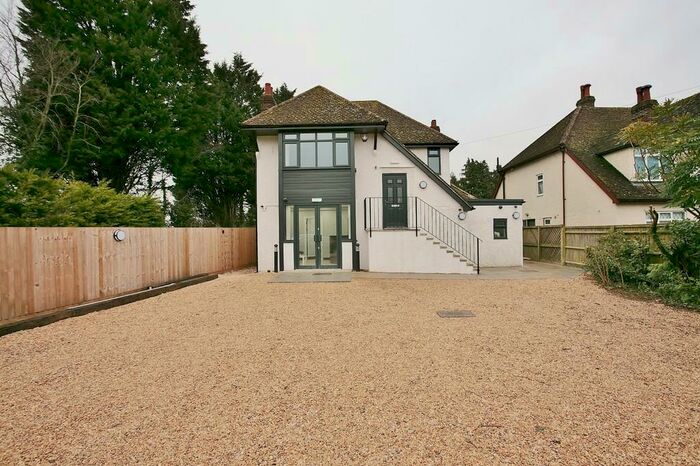 2 Bedroom Apartment To Rent In Woodstock Road East, Begbroke, OX5