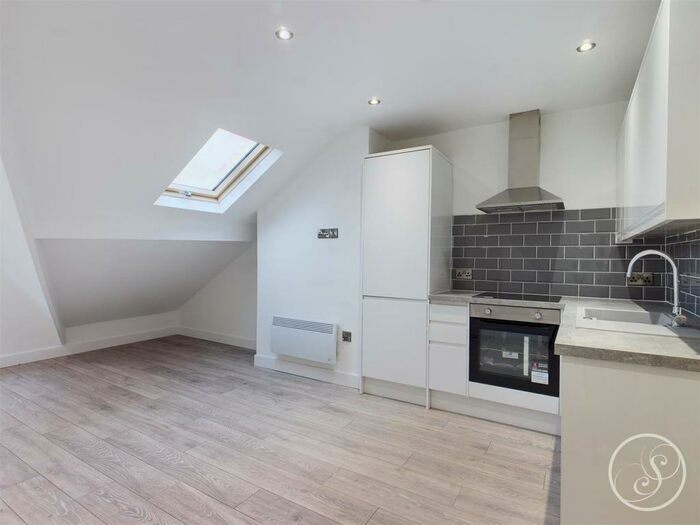 2 Bedroom Flat To Rent In Shaftesbury Avenue, Leeds, LS8