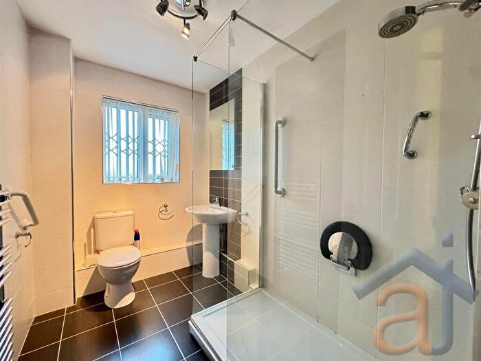 1 Bedroom Apartment For Sale In Claremont Road, Bikdale, PR8