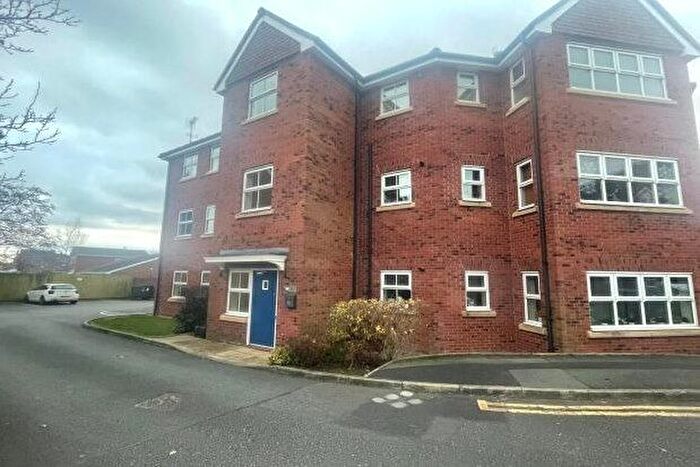 2 Bedroom Flat To Rent In Holywell Drive, Warrington, WA1