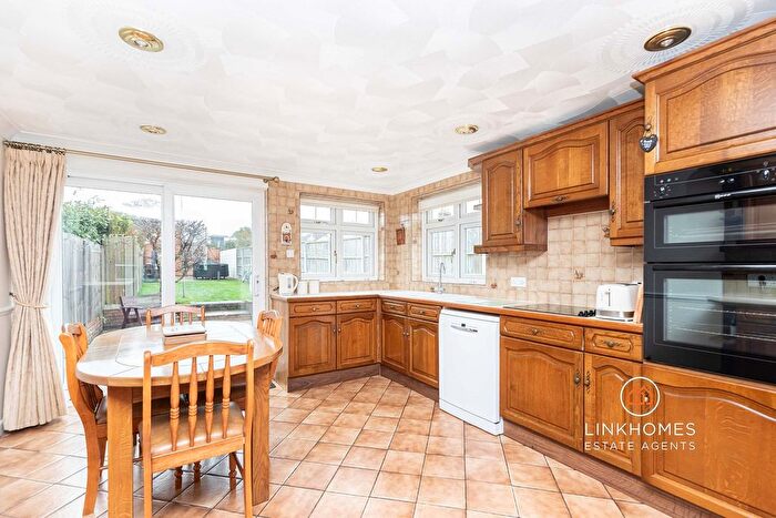 3 Bedroom Terraced House For Sale In Elizabeth Road, Poole, BH15