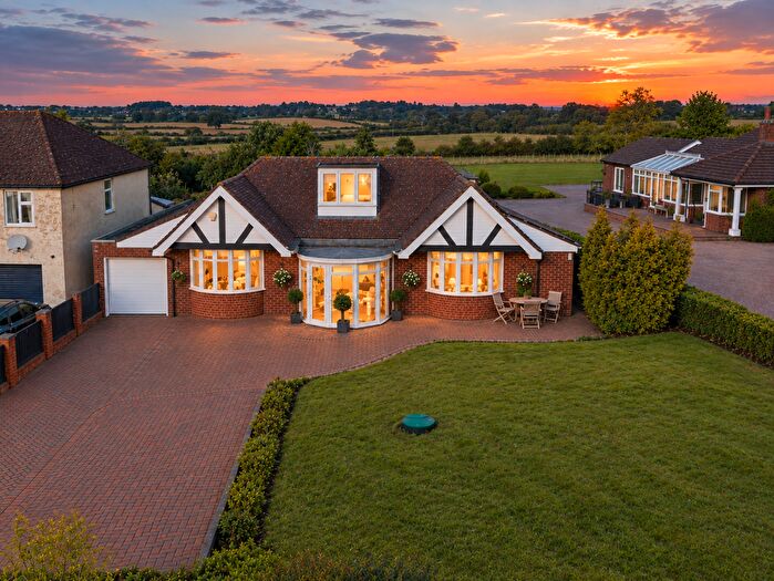 3 Bedroom Bungalow For Sale In Southways, Worcester, WR5