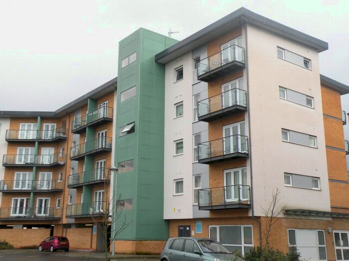 2 Bedroom Flat To Rent In Parkhouse Court, Hatfield, AL10