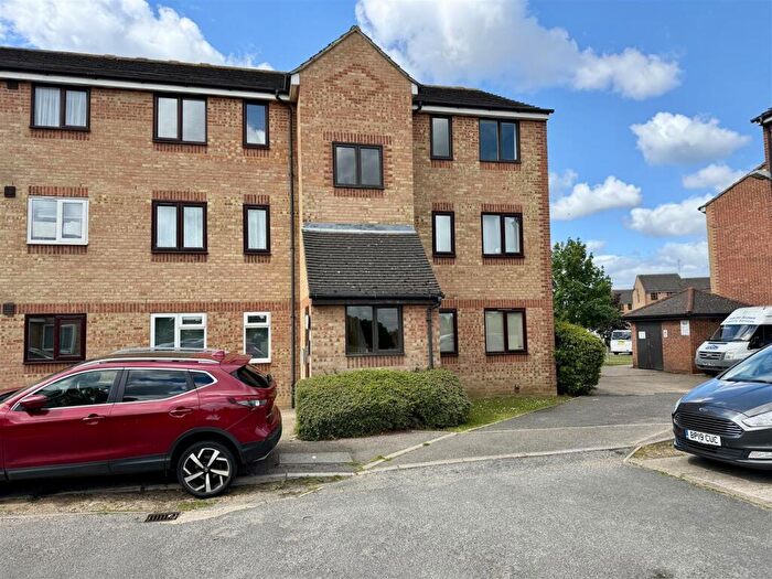 1 Bedroom Flat To Rent In Danbury Crescent, South Ockendon, RM15