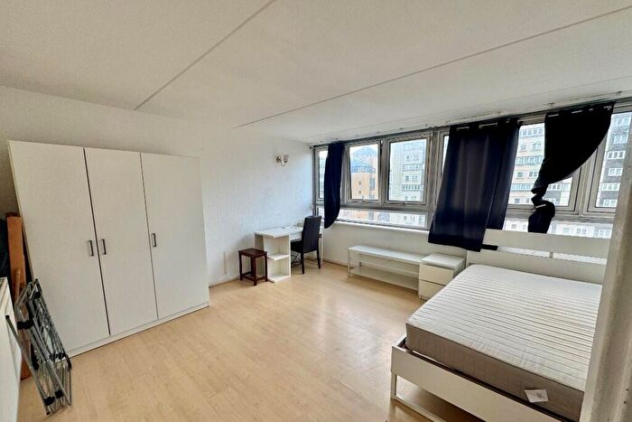 3 Bedroom Flat To Rent In Strasburg Road, London, SW11