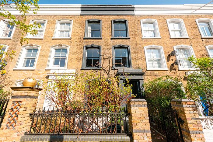 3 Bedroom House For Sale In Eburne Road, Islington, London, N7