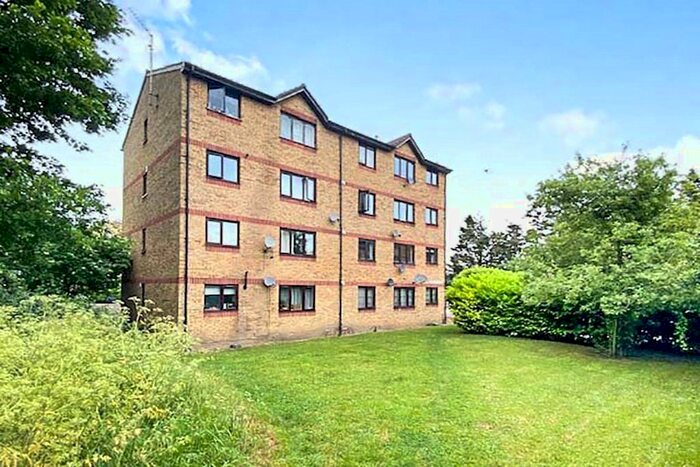 1 Bedroom Flat To Rent In Myers Lane, London, SE14