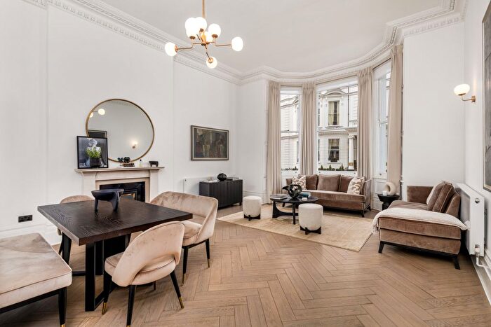 3 Bedroom Flat For Sale In Queen's Gate Gardens, London, SW7