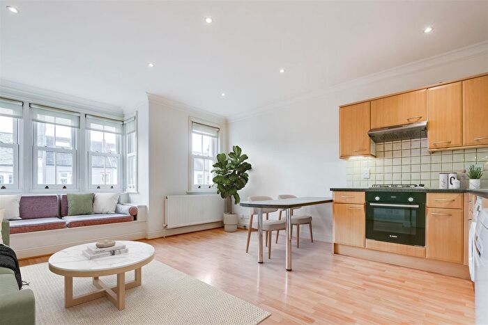 1 Bedroom Flat To Rent In Replingham Road, London, SW18