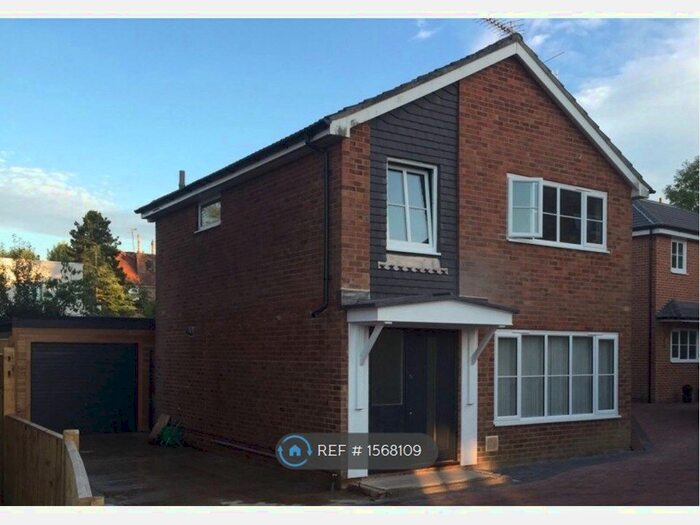 4 Bedroom Detached House To Rent In Priory Way, Haywards Heath, RH16