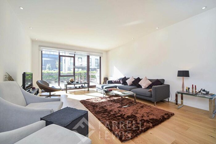 3 Bedroom Apartment To Rent In Gibson Rd, Vauxhall, SE11
