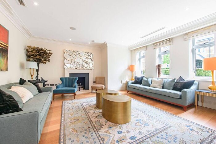 5 Bedroom Detached House To Rent In Havana Drive, Temple Fortune, London, NW11