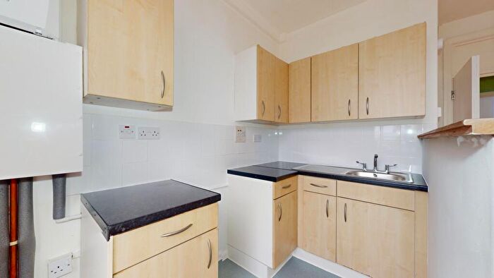 1 Bedroom Flat For Sale In Flat C, Ockendon Road, Islington, London, N1