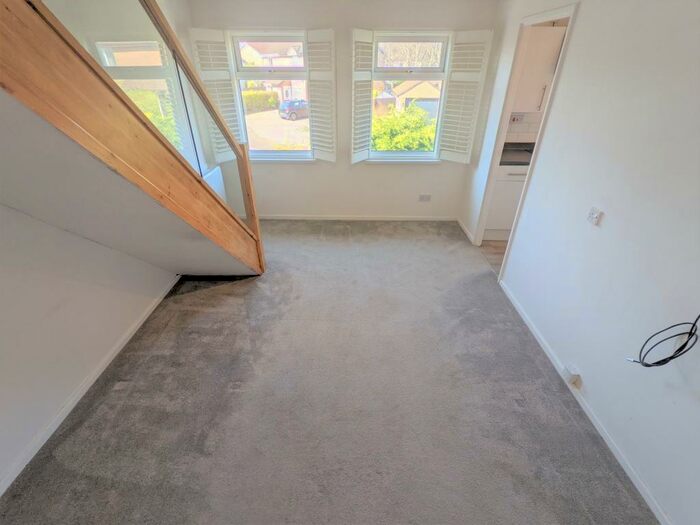 1 Bedroom Duplex To Rent In Arlington Road, Sully, Penarth, CF64