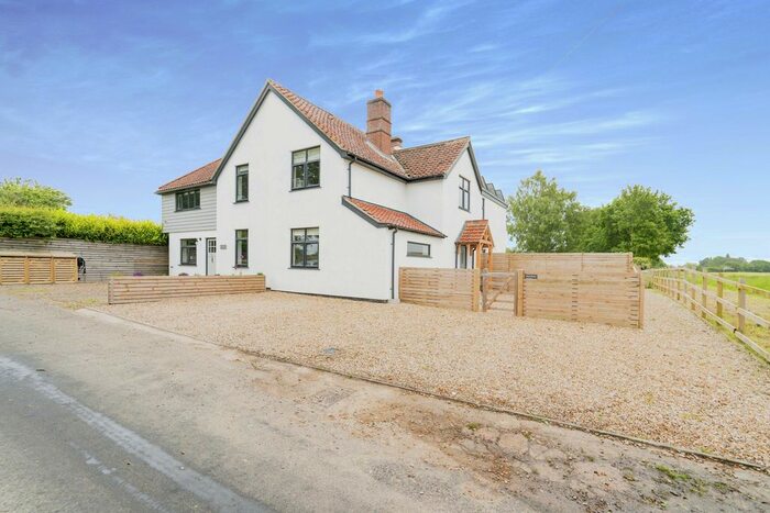 6 Bedroom Cottage For Sale In Foulsham Road, Guestwick, Dereham, Norfolk, NR20