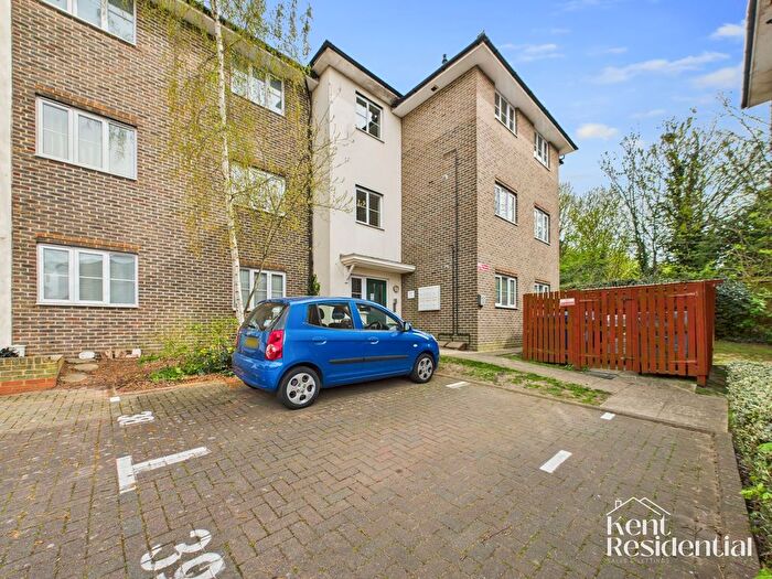 2 Bedroom Flat To Rent In Stanley Court, Gillingham, ME7