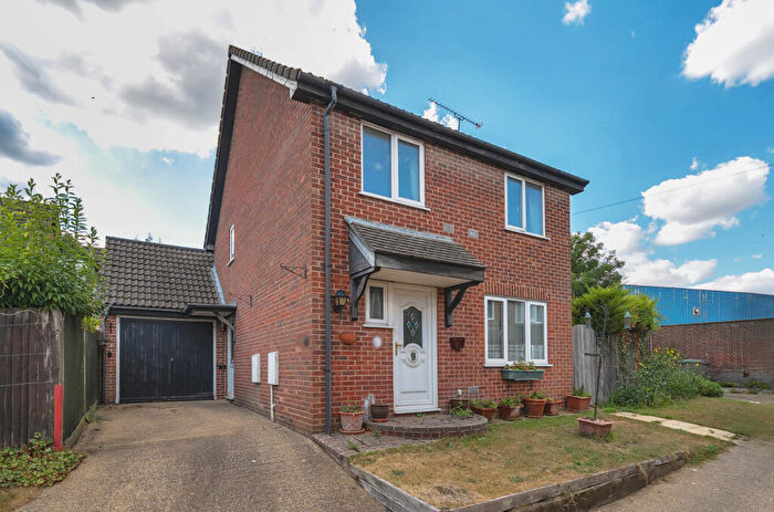 3 Bedroom Detached House For Sale In Merlin Close, Bishops Waltham, Southampton, Hampshire, SO32