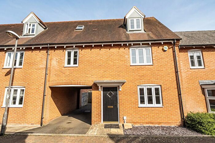 3 Bedroom Town House For Sale In Charles Pym Road, Buckingham Park, HP19