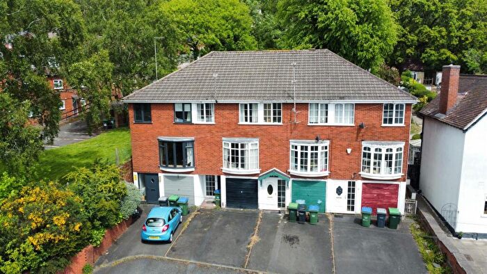 3 Bedroom Town House For Sale In Halesowen Road, Cradley Heath, B64