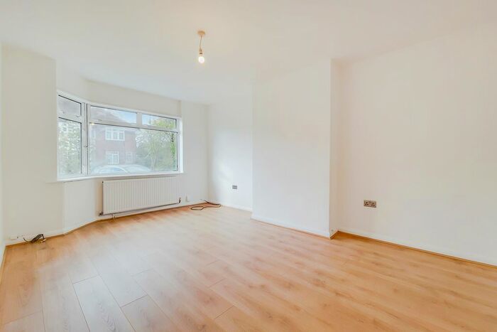 2 Bedroom Maisonette To Rent In The Vale, Feltham TW14