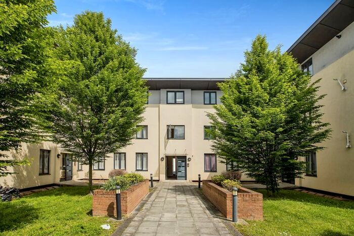 2 Bedroom Flat To Rent In Sidcup Road, London, SE9