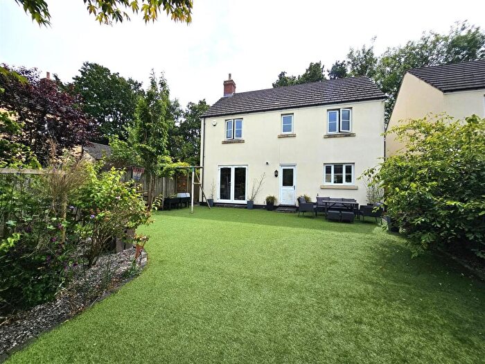 4 Bedroom Detached House For Sale In Woodpecker Way, Whitchurch, Tavistock, PL19