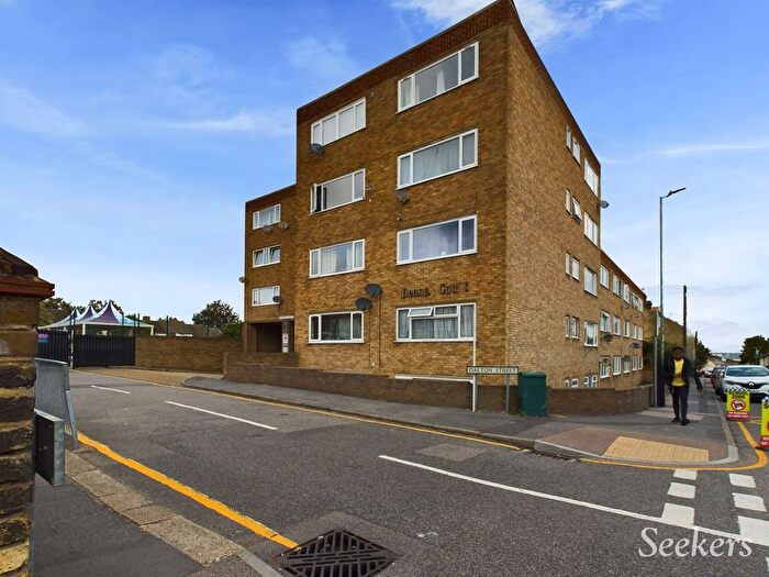 1 Bedroom Studio To Rent In Dalton Street, Deana Court Dalton Street, ME7