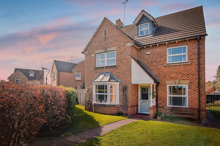 5 Bedroom Detached House For Sale In Dexter Way, Warmington, Peterborough, PE8