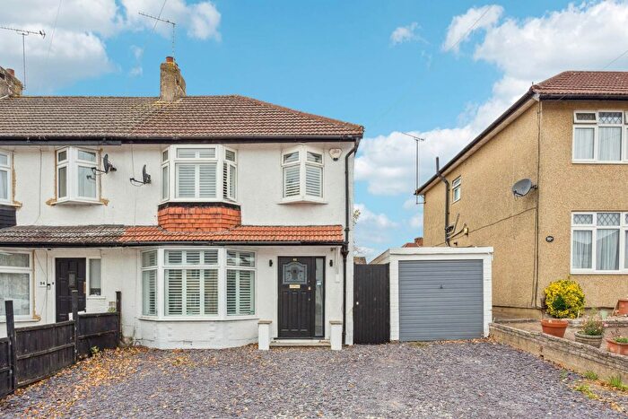 3 Bedroom End Of Terrace House For Sale In Westfield Avenue, North Watford, WD24