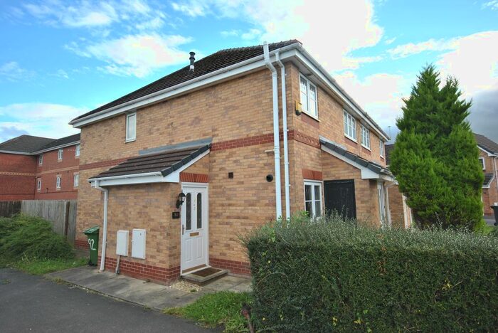 2 Bedroom Flat To Rent In Linnetts Park, Runcorn WA7