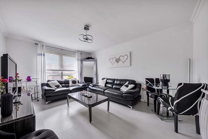 2 Bedroom Flat For Sale In Charleston Drive, Dundee, DD2
